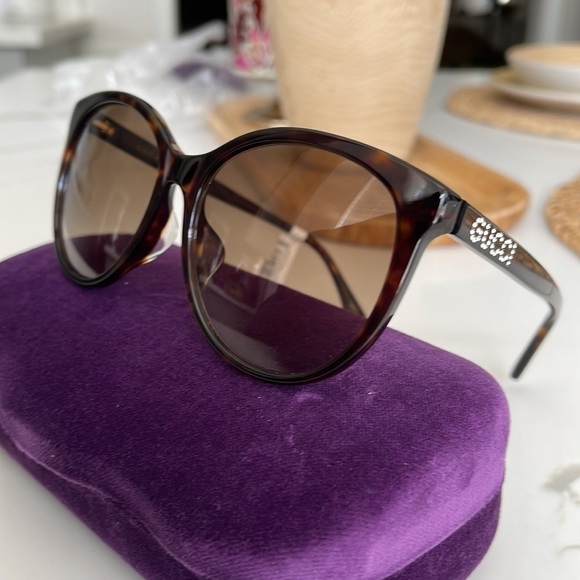 GUCCI 56mm Cat Eye Sunglasses - Picture 8 of 8